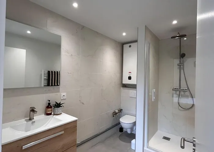 Le Camus Apartment *